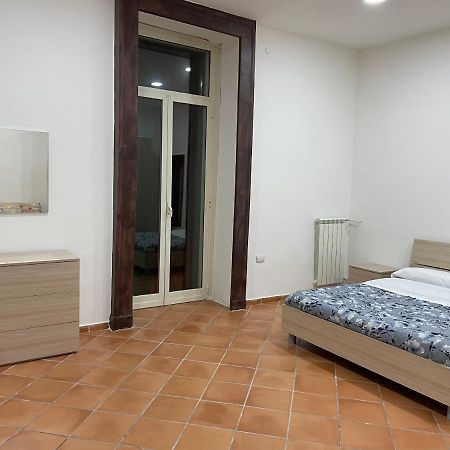 Casa Emilia 2 Apartment เนเปิลส์ ภายนอก รูปภาพ