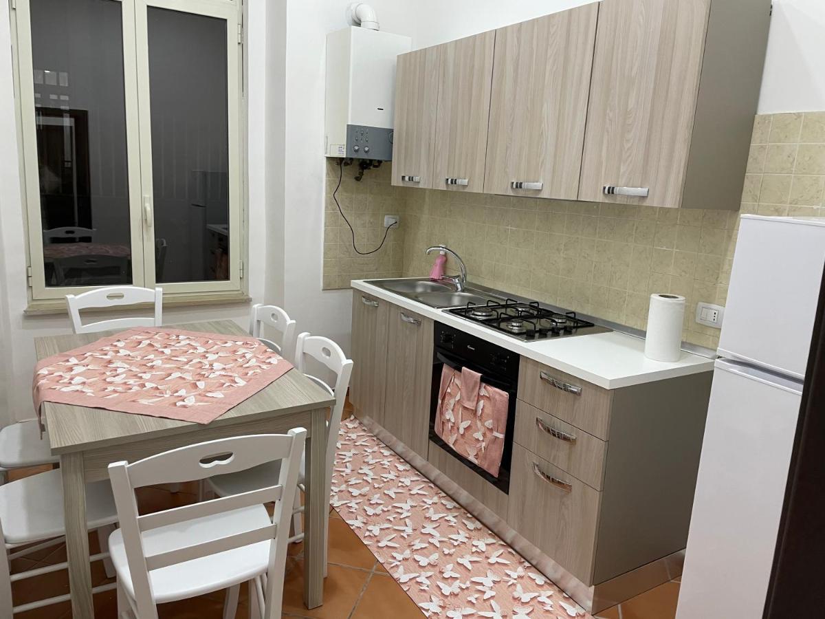 Casa Emilia 2 Apartment เนเปิลส์ ภายนอก รูปภาพ