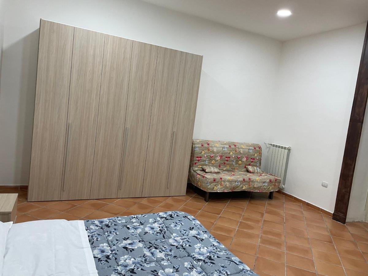 Casa Emilia 2 Apartment เนเปิลส์ ภายนอก รูปภาพ