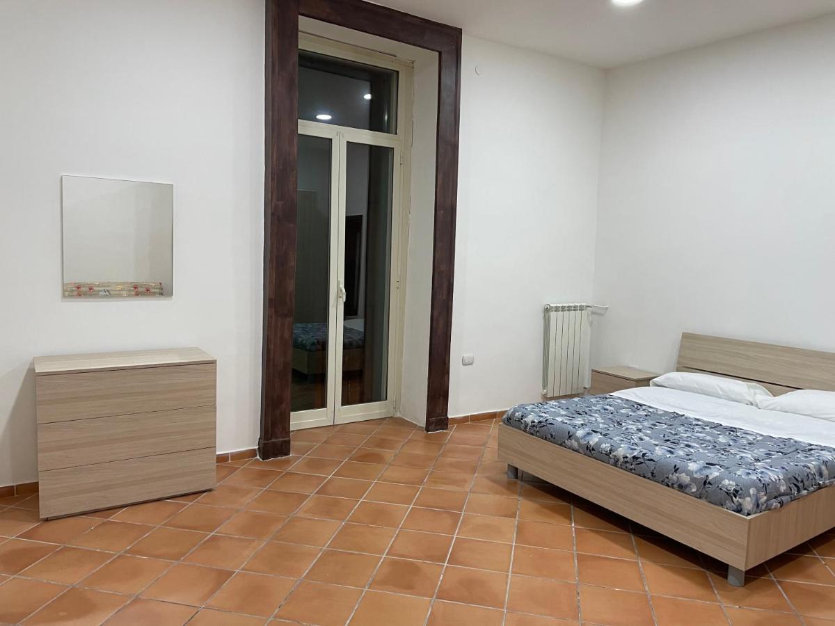 Casa Emilia 2 Apartment เนเปิลส์ ภายนอก รูปภาพ